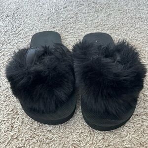 Alexis X Neiman Marcus Black Faux Fur Flip Flop Sandals